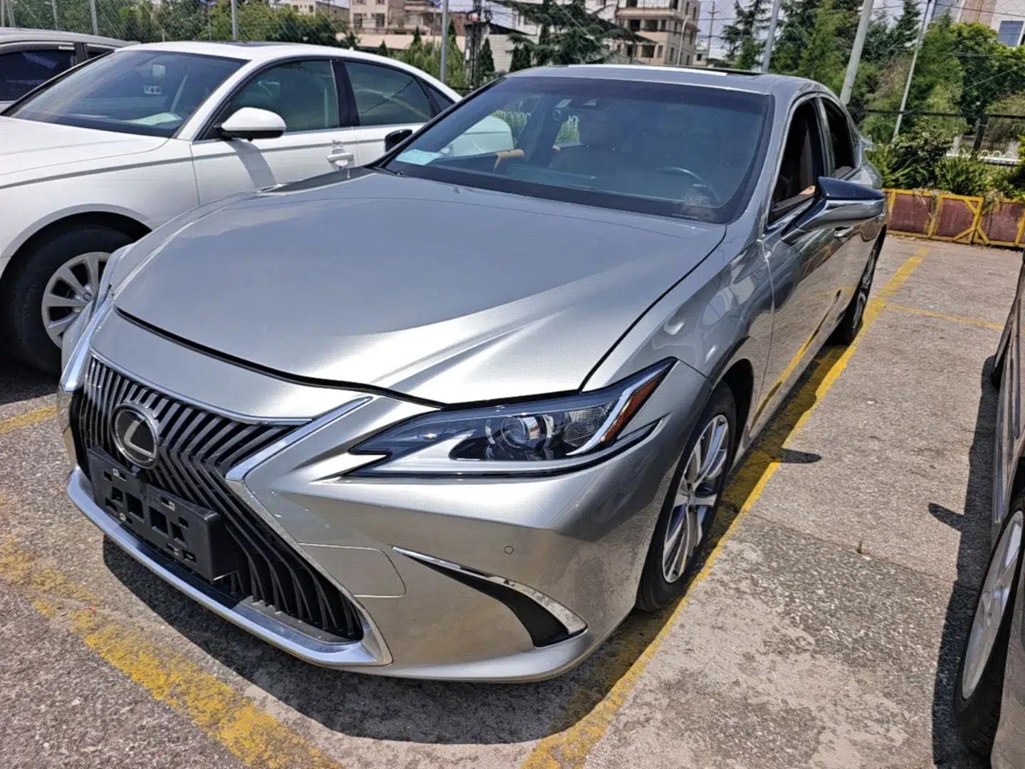 Lexus ES 2020 200 Excellence Edition — миниатюра 1