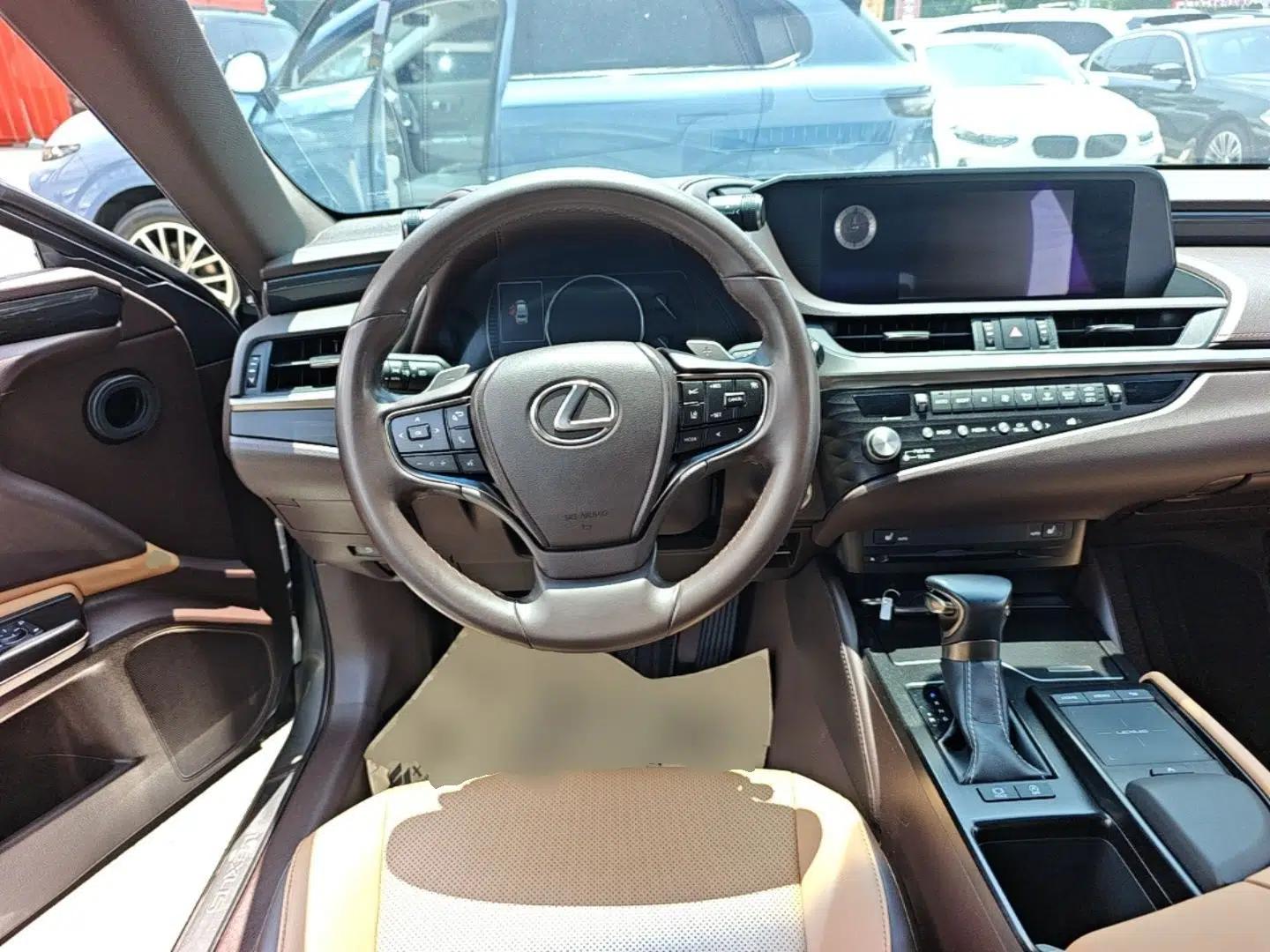 Lexus ES 2020 200 Excellence Edition — миниатюра 13