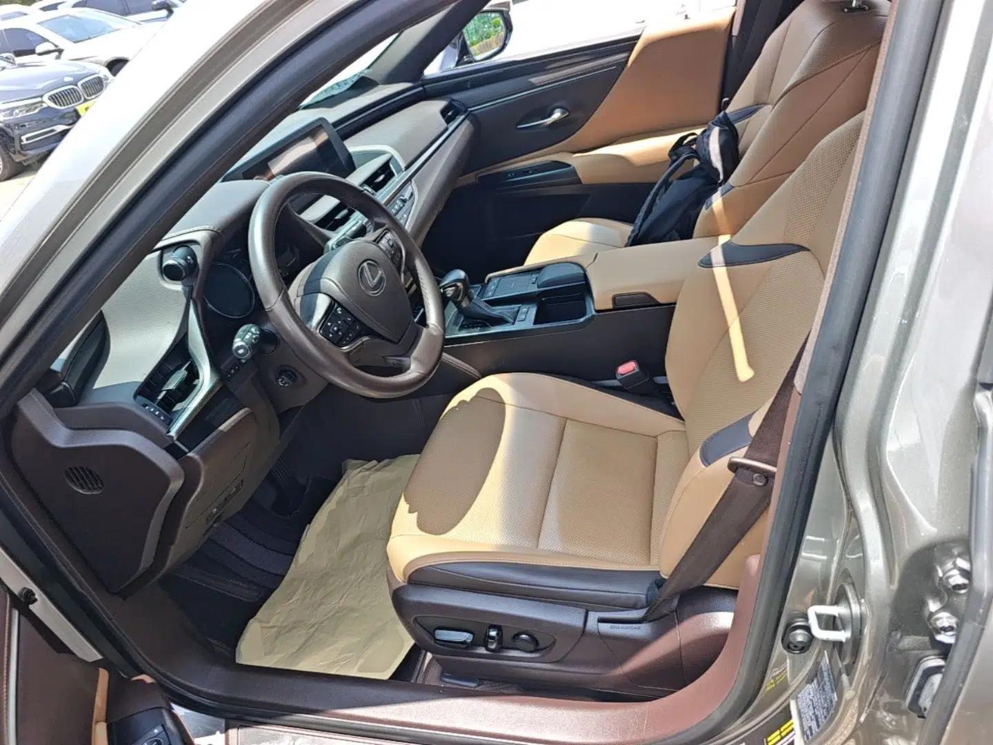 Lexus ES 2020 200 Excellence Edition — миниатюра 17