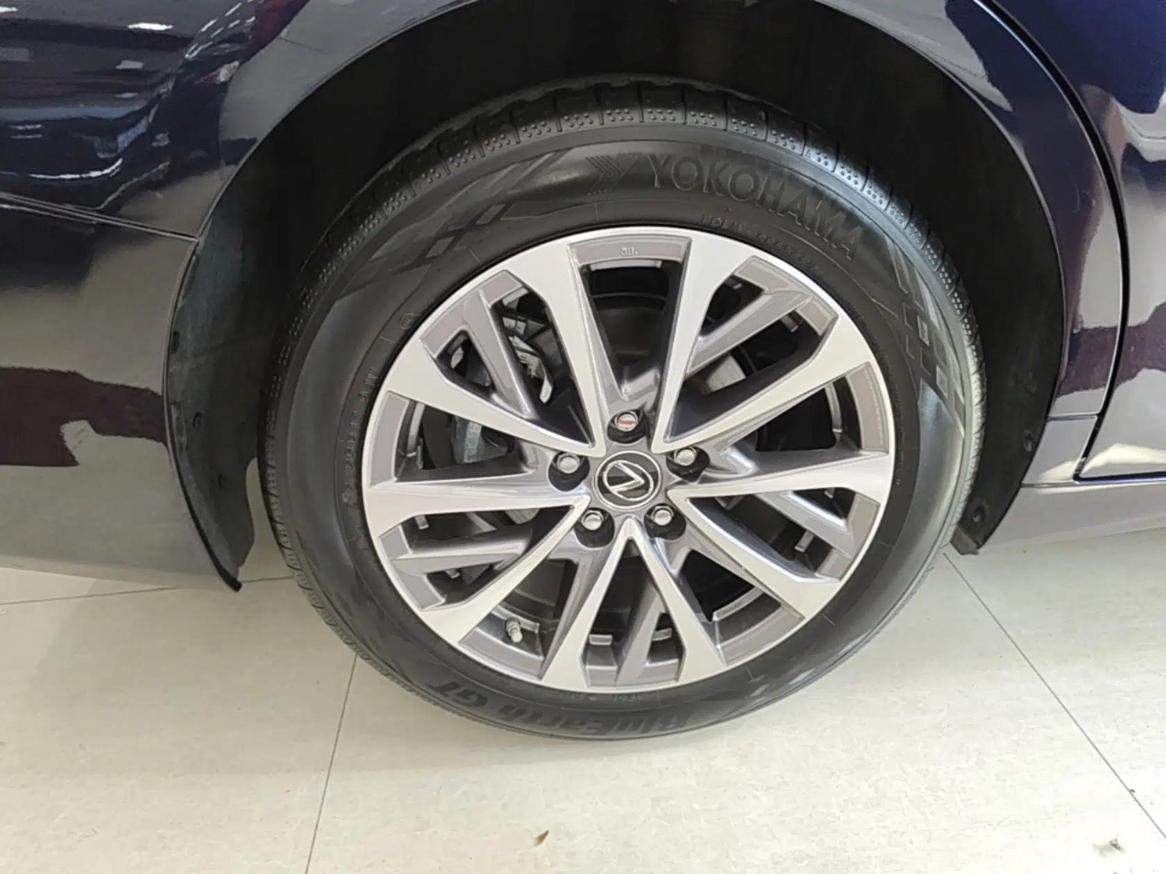 Lexus ES 2023 200 Excellence Edition — миниатюра 11