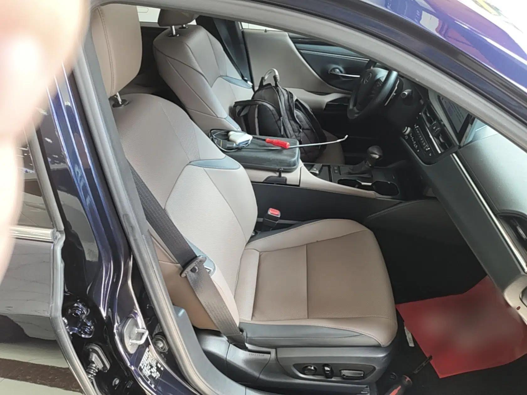 Lexus ES 2023 200 Excellence Edition — миниатюра 19