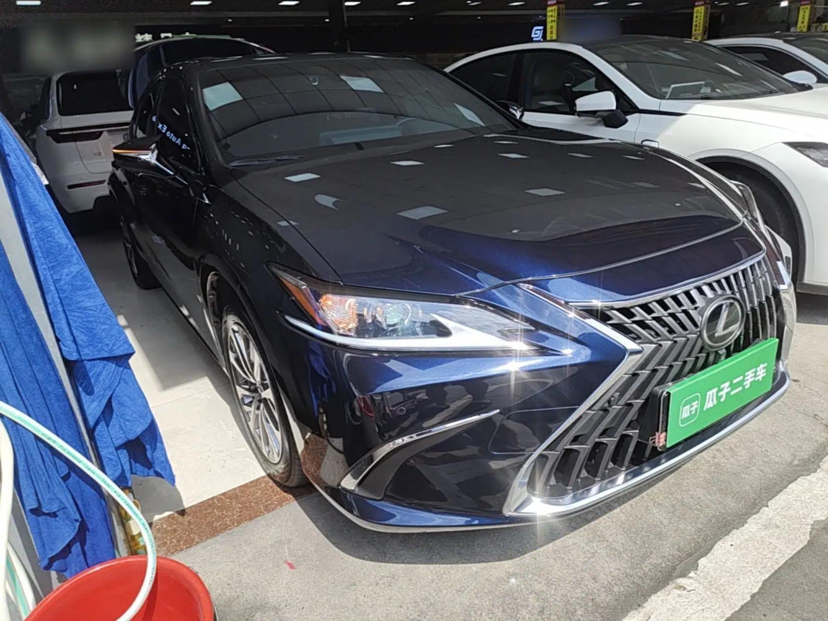 Lexus ES 2023 200 Excellence Edition — миниатюра 3