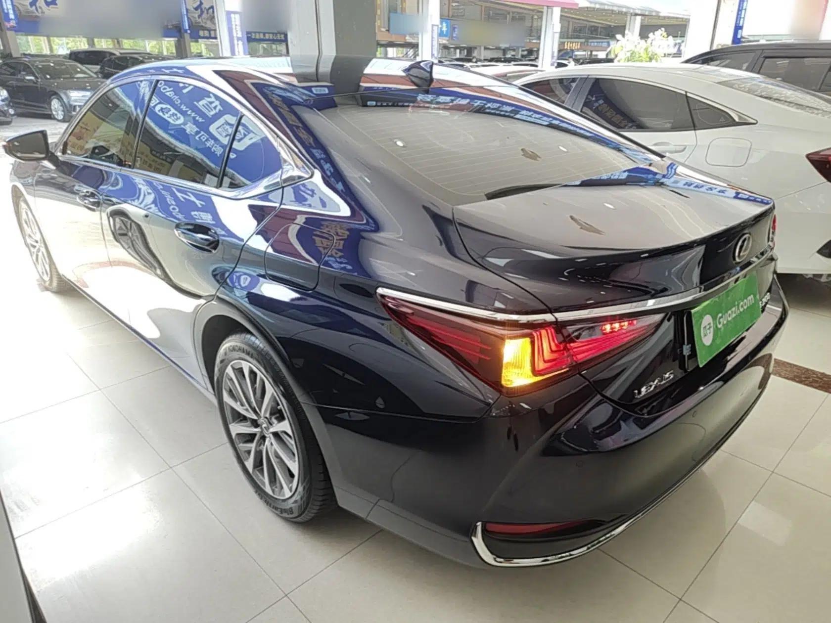 Lexus ES 2023 200 Excellence Edition — миниатюра 4