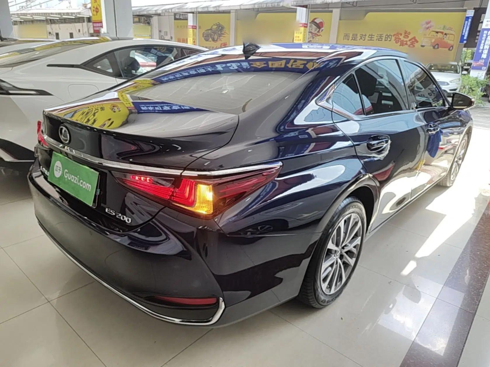 Lexus ES 2023 200 Excellence Edition — миниатюра 6