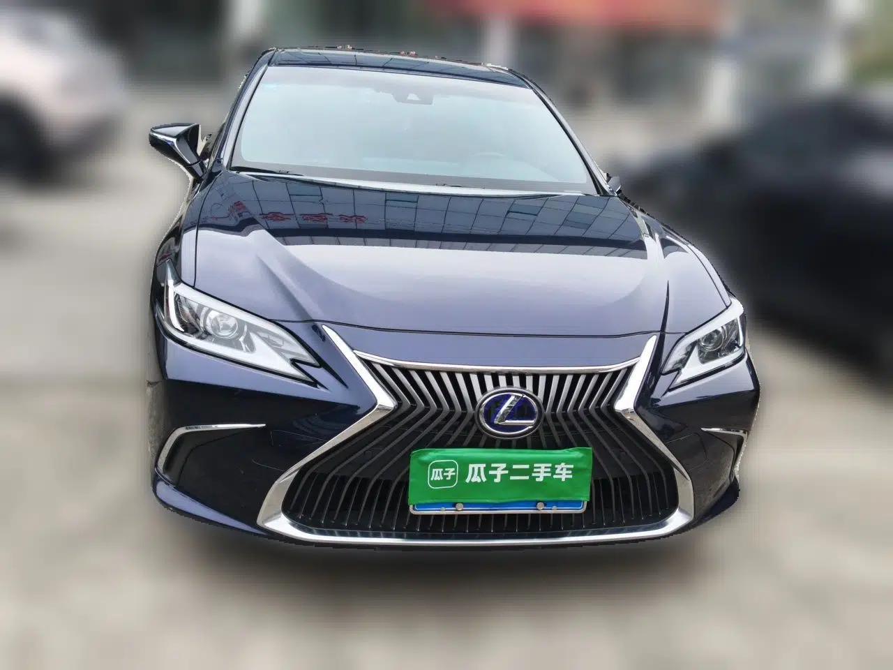 Lexus ES 2020 300h Premier Edition — миниатюра 2
