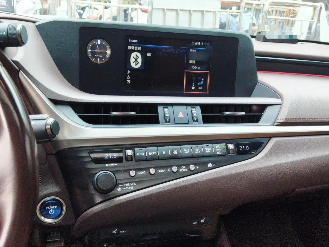 Lexus ES 2020 300h Premier Edition — миниатюра 12