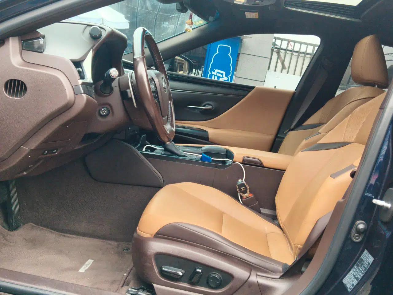 Lexus ES 2020 300h Premier Edition — миниатюра 14