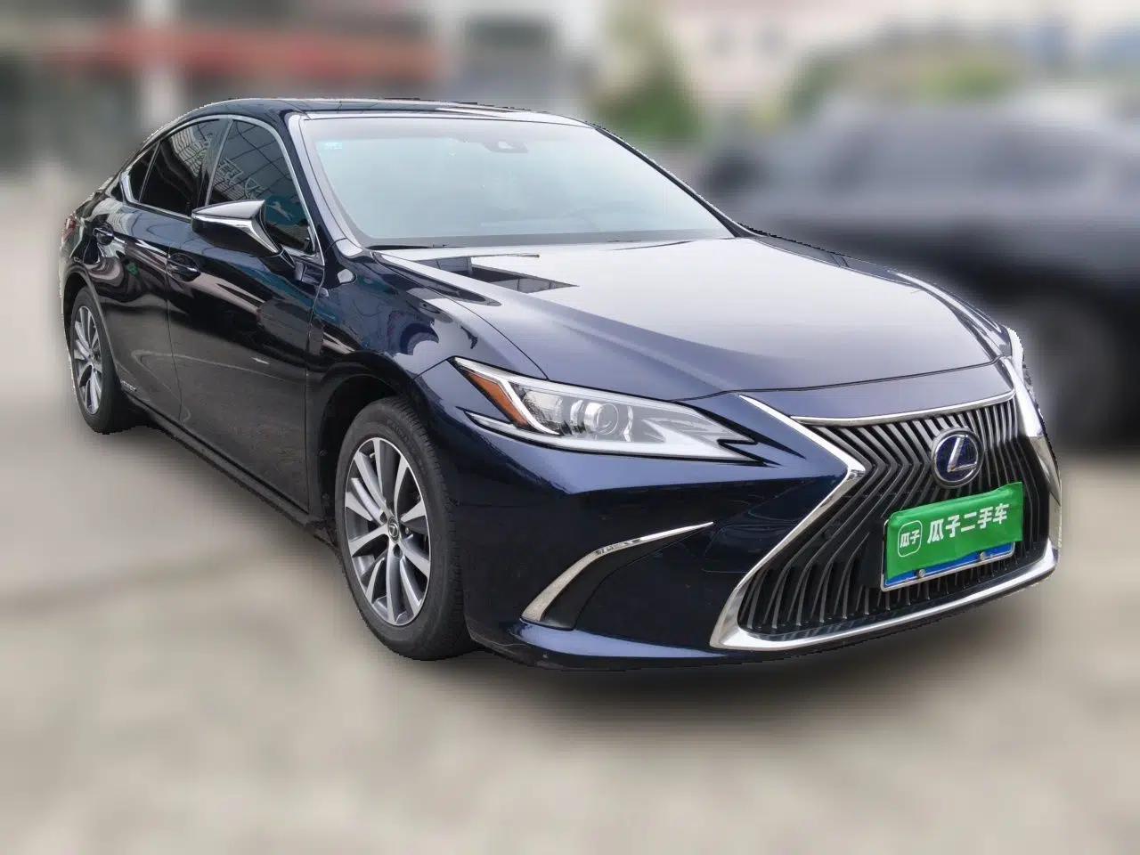 Lexus ES 2020 300h Premier Edition — миниатюра 3