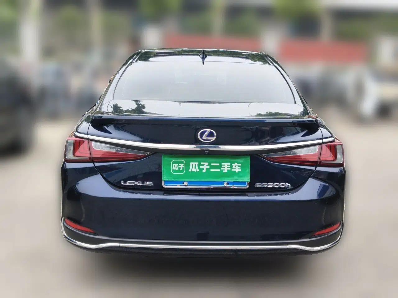 Lexus ES 2020 300h Premier Edition — миниатюра 5