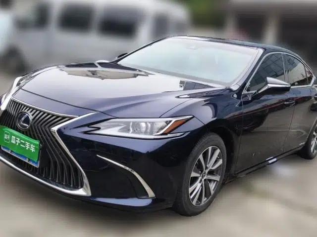 Lexus ES 2020 300h Premier Edition