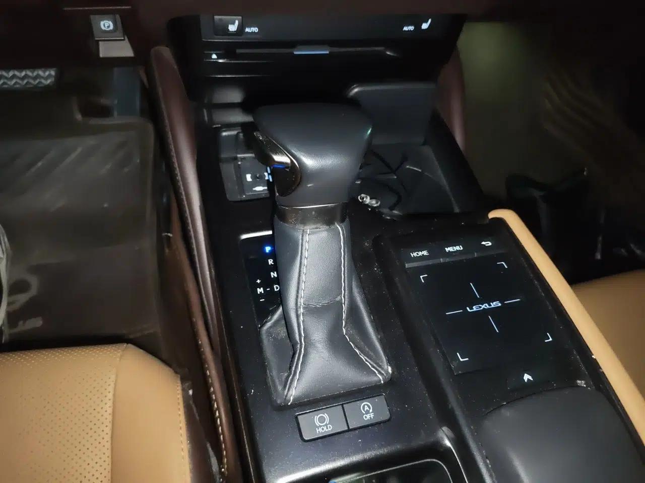 Lexus ES 2020 200 Excellence Edition — миниатюра 14