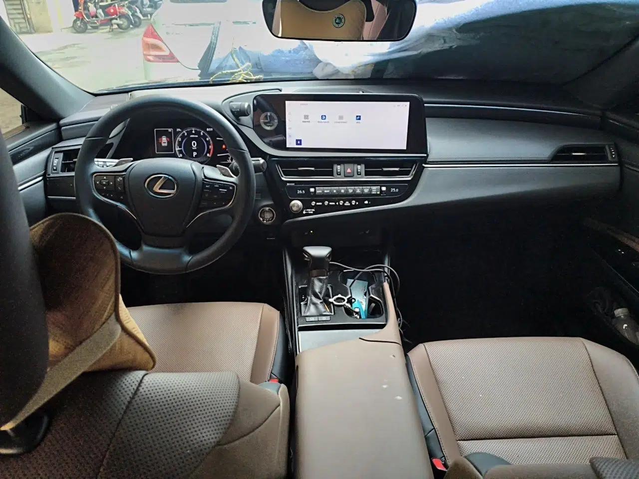 Lexus ES 2023 200 Excellence Edition — миниатюра 9