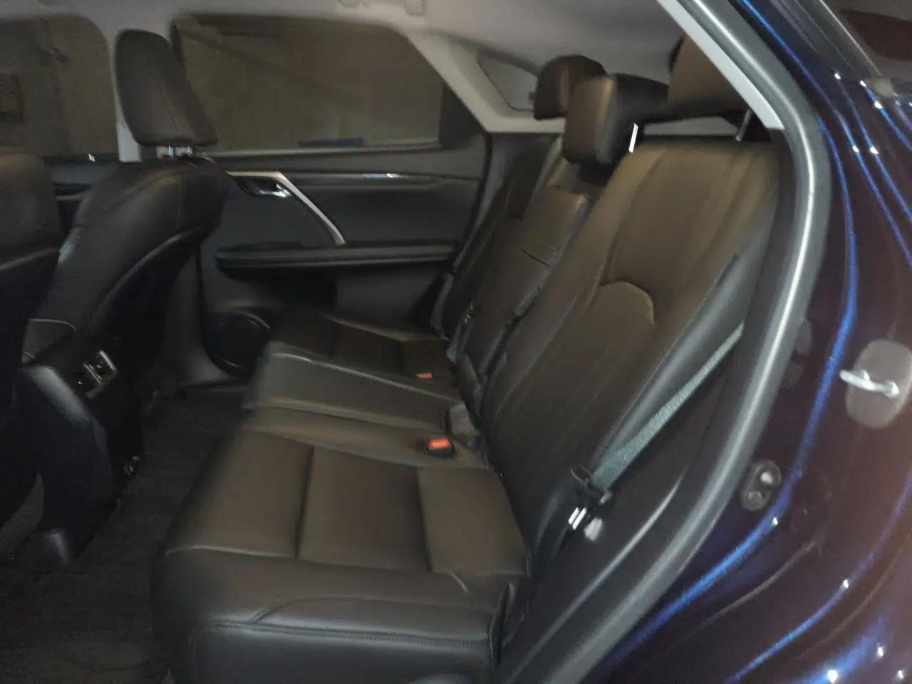 Lexus RX 2020 Revised Version 300 Two-Wheel Drive Elite Edition — миниатюра 17