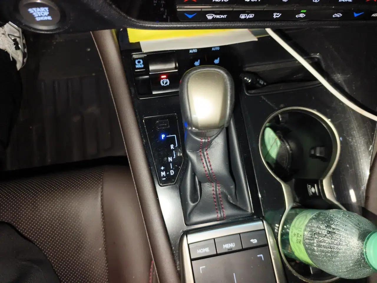 Lexus RX 2020 Facelifted 300 4x4 Elegant Edition — миниатюра 13