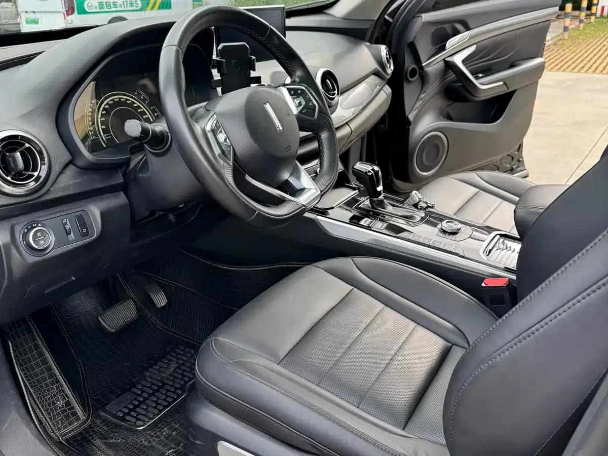 Weipai VV7 2017 2.0T Super Luxury Edition — миниатюра 4