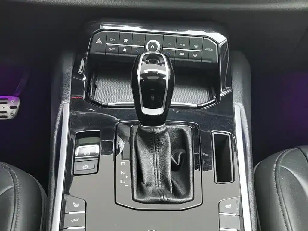 Weipai VV7 2017 2.0T Super Luxury Edition — миниатюра 13