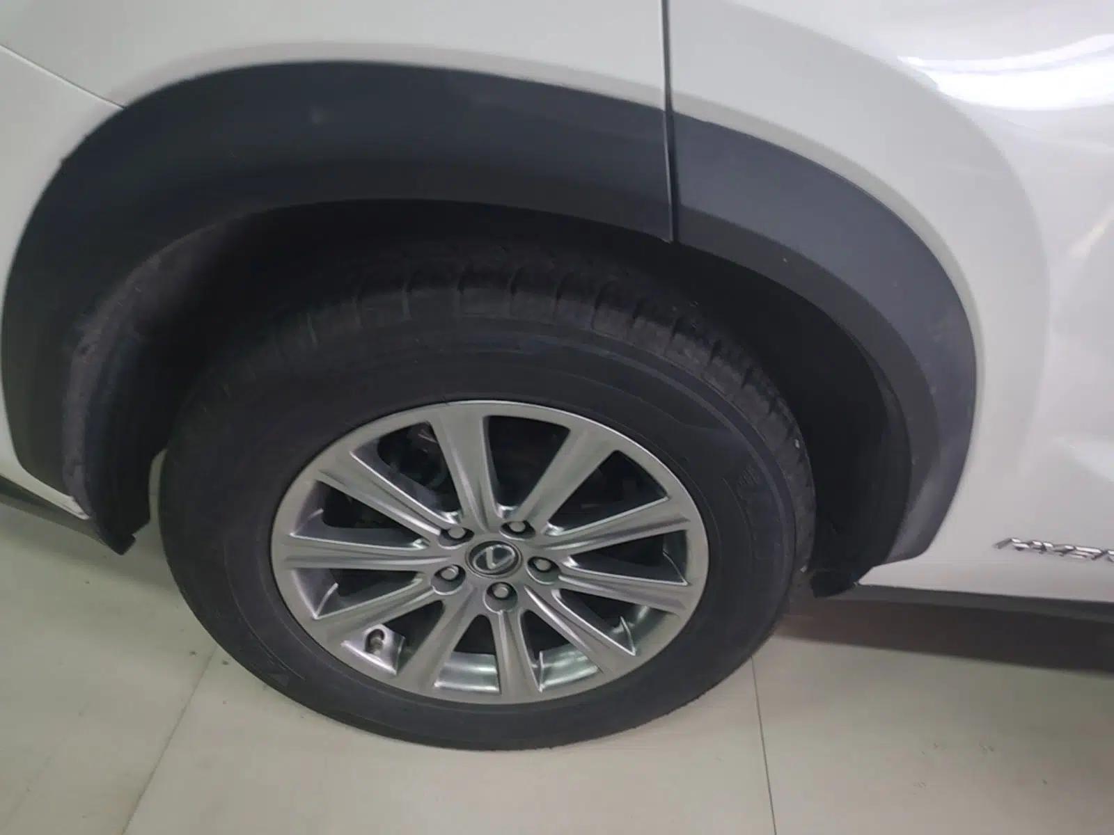 Lexus NX 2017 300h Front-Drive FENGSHANG Edition — миниатюра 11