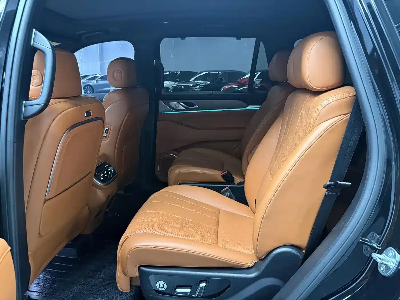 Weipai Lanshan 2023 Four-Wheel Drive Extended Range Edition — миниатюра 6