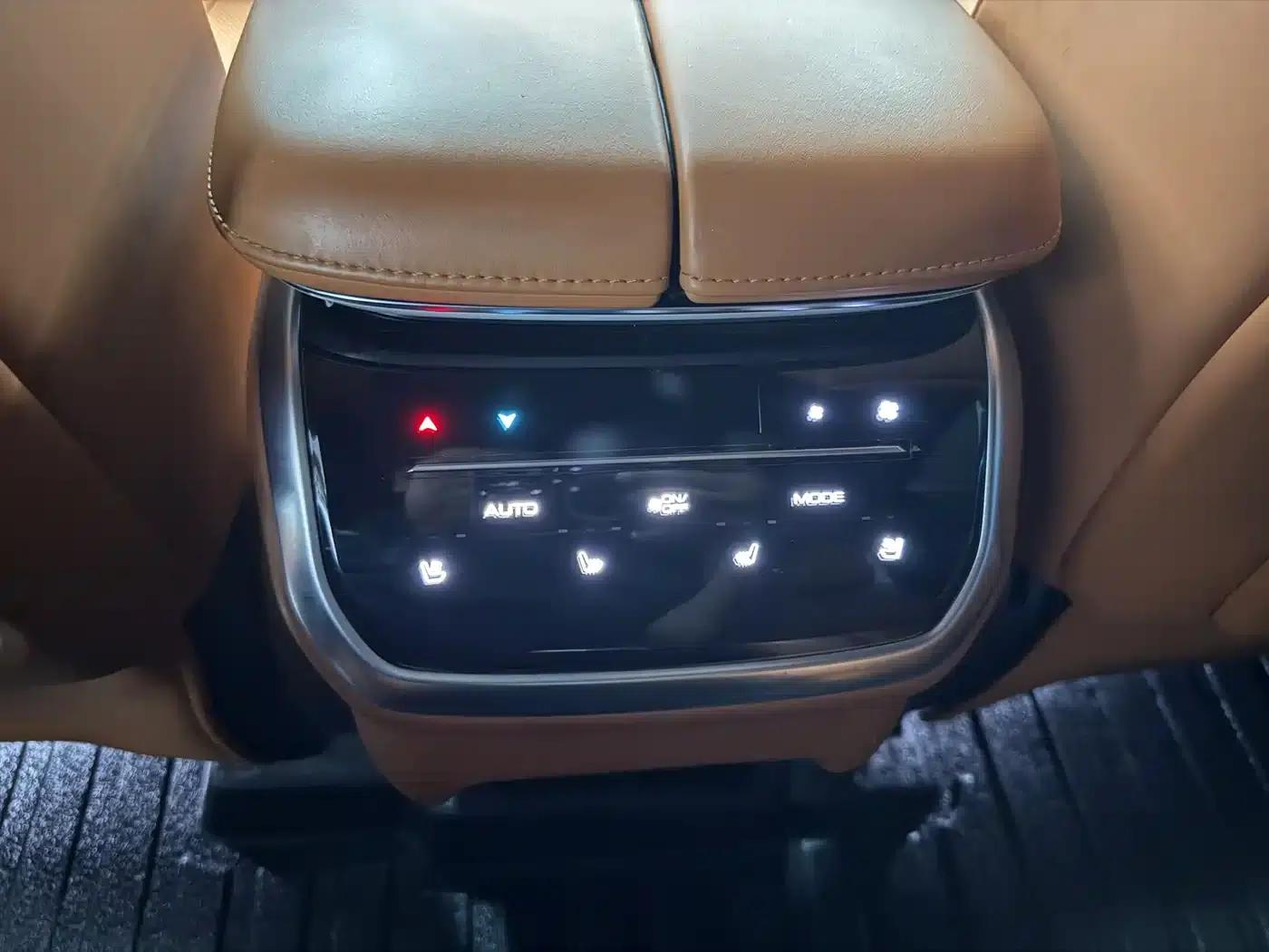Weipai Lanshan 2023 Four-Wheel Drive Extended Range Edition — миниатюра 9