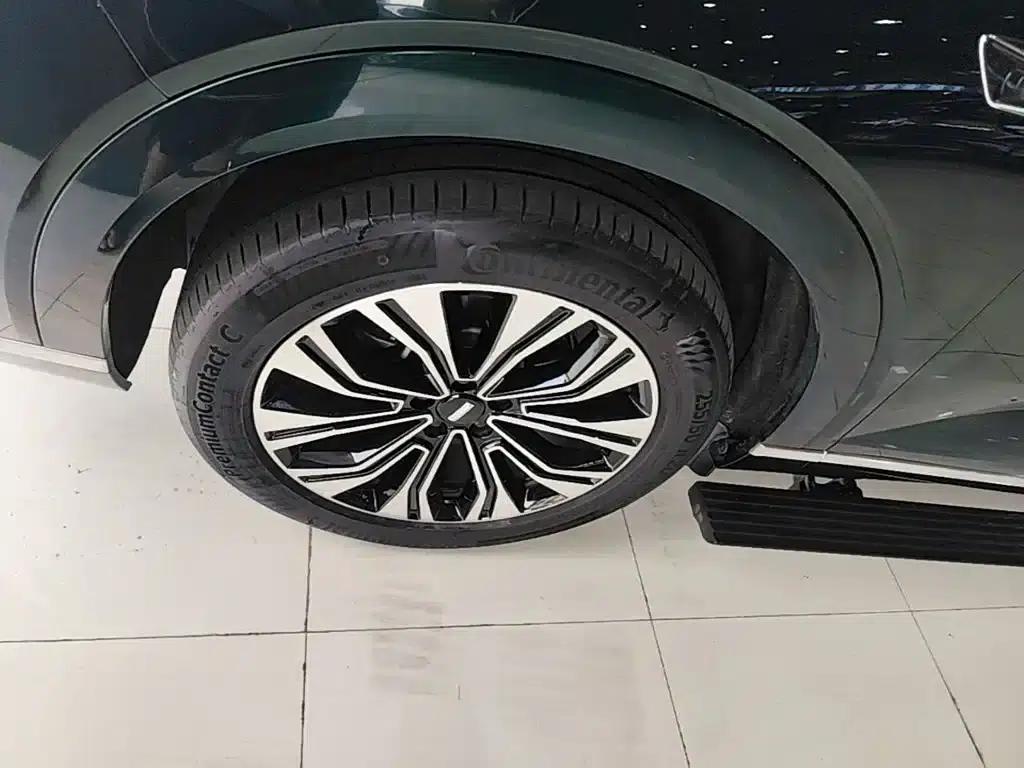 Weipai Lanshan 2023 Four-Wheel Drive Extended Range Edition — миниатюра 23