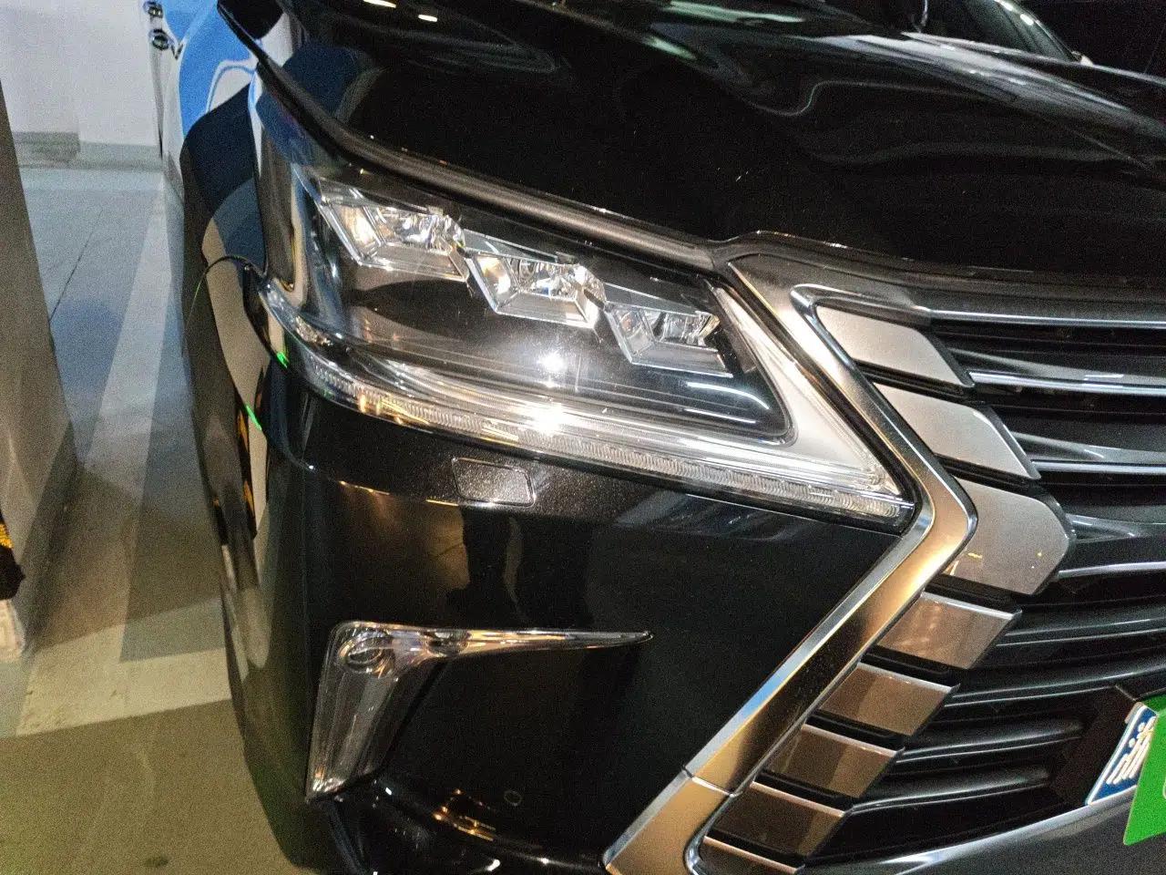 Lexus LX 2017 570 Dynamic Luxury Edition — миниатюра 7