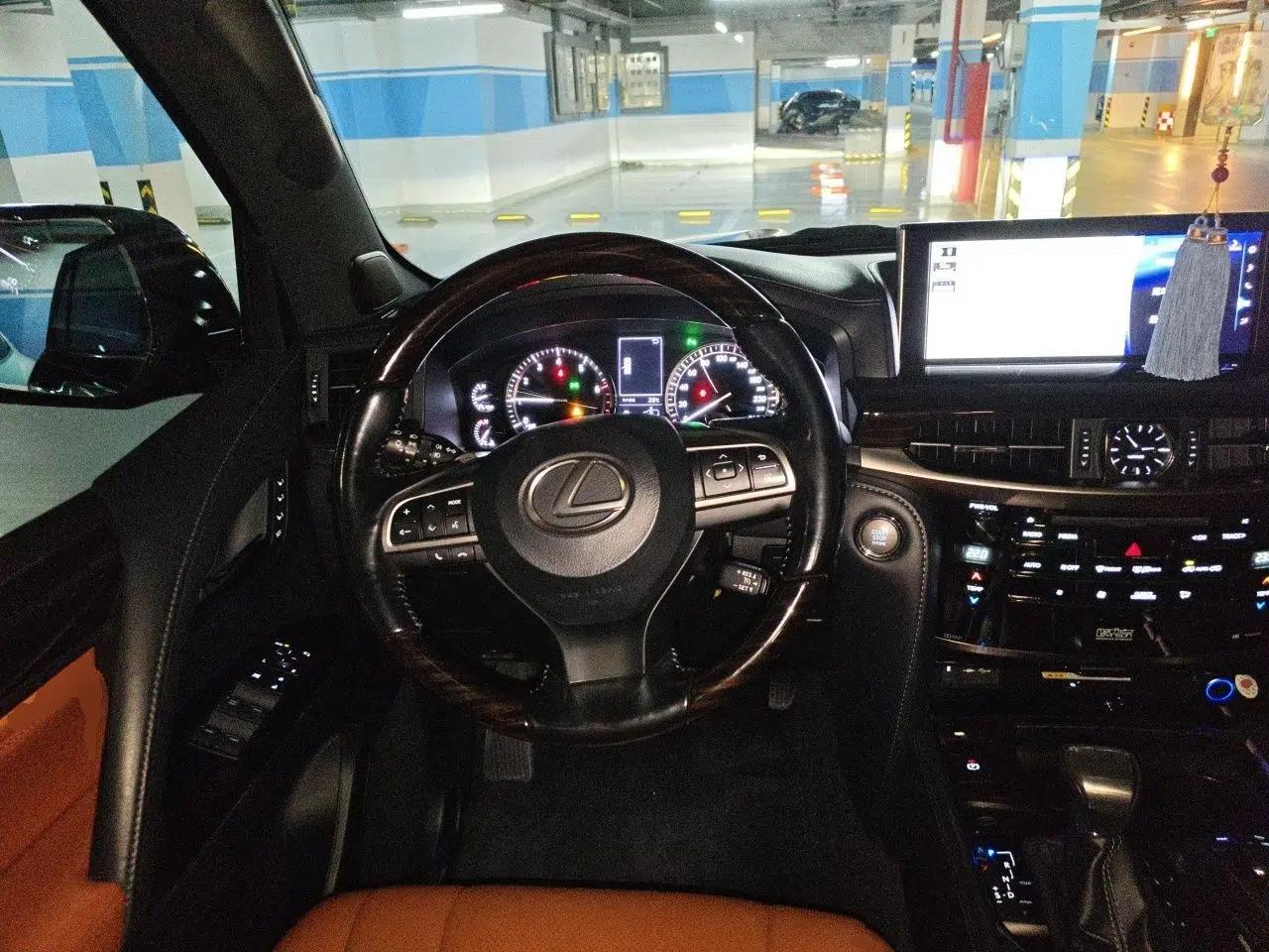 Lexus LX 2017 570 Dynamic Luxury Edition — миниатюра 10