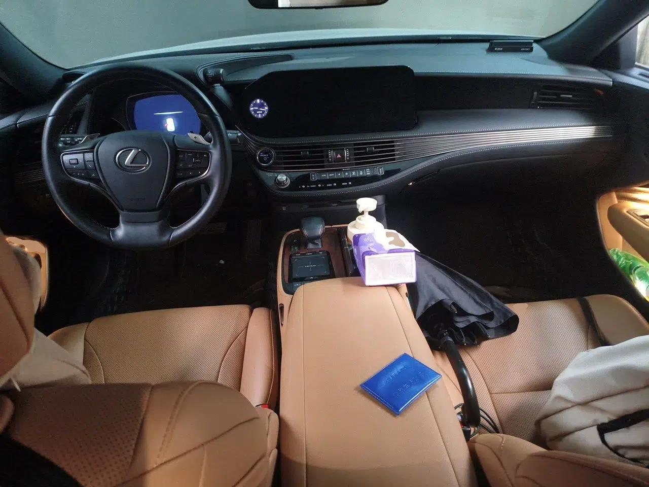 Lexus LS 2021 500h Excellence Edition — миниатюра 9