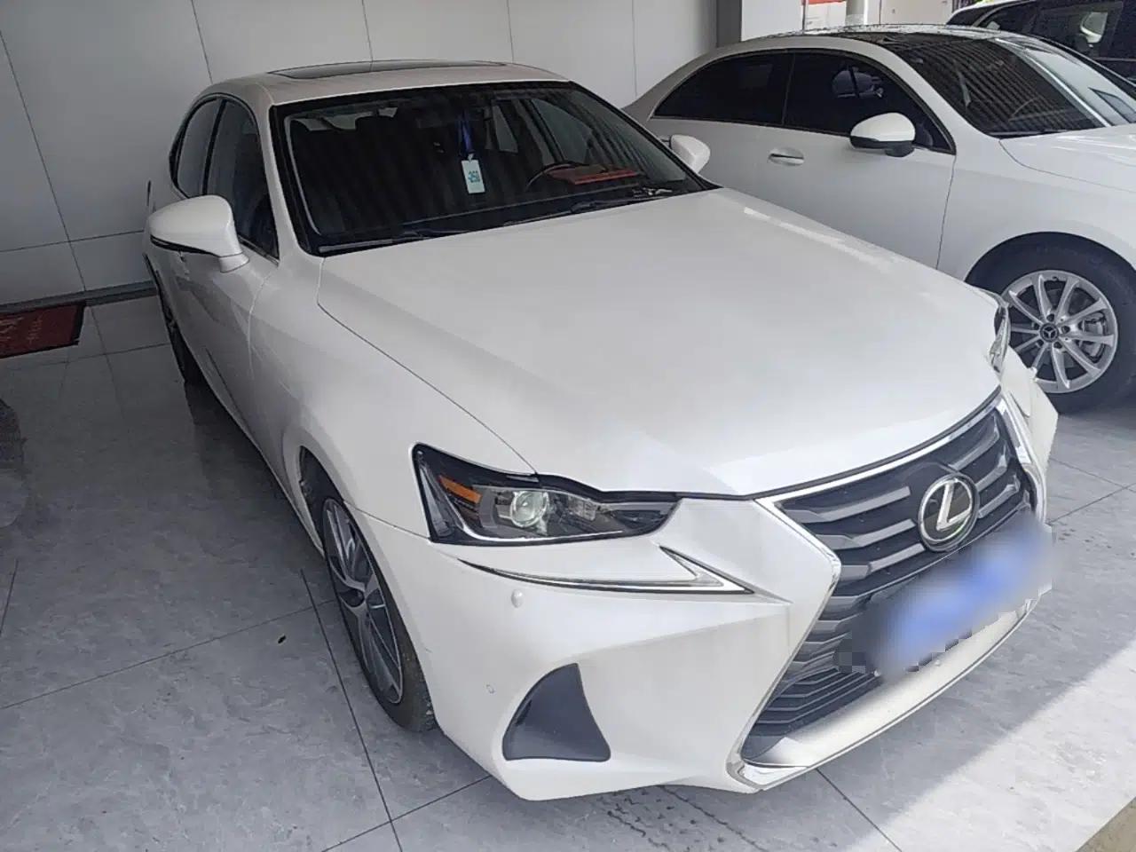 Lexus IS 2017 300 FENGSHANG Edition — миниатюра 3