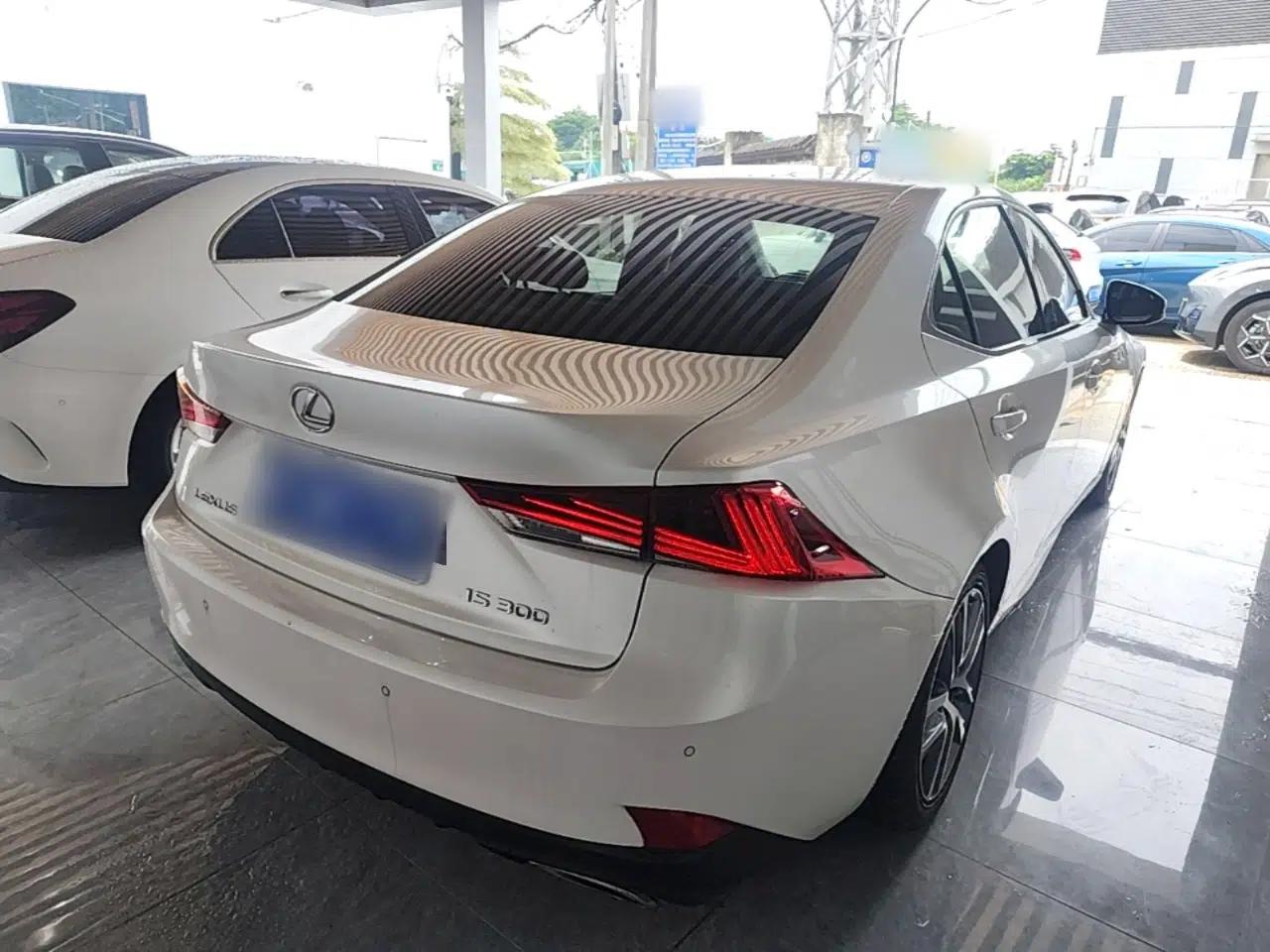 Lexus IS 2017 300 FENGSHANG Edition — миниатюра 6