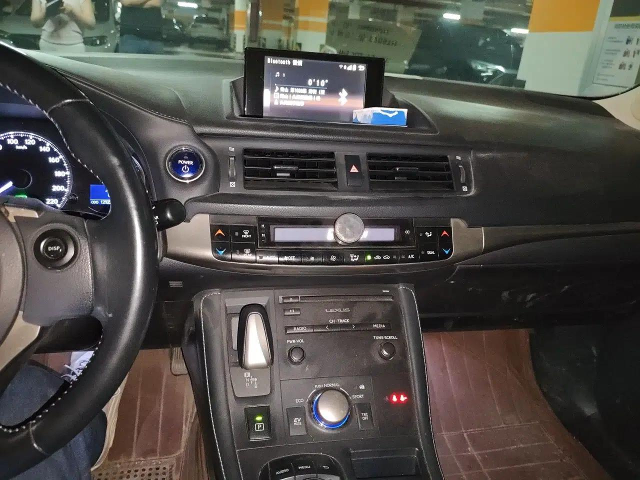 Lexus CT 2014 CT200h Comfort Edition Two-Tone — миниатюра 13