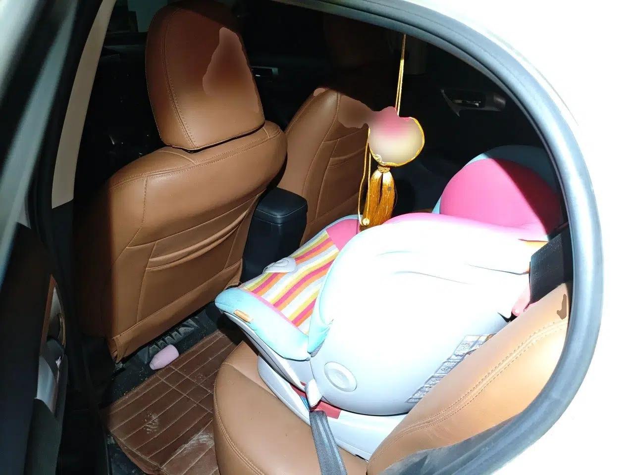 Lexus CT 2014 CT200h Comfort Edition Two-Tone — миниатюра 17