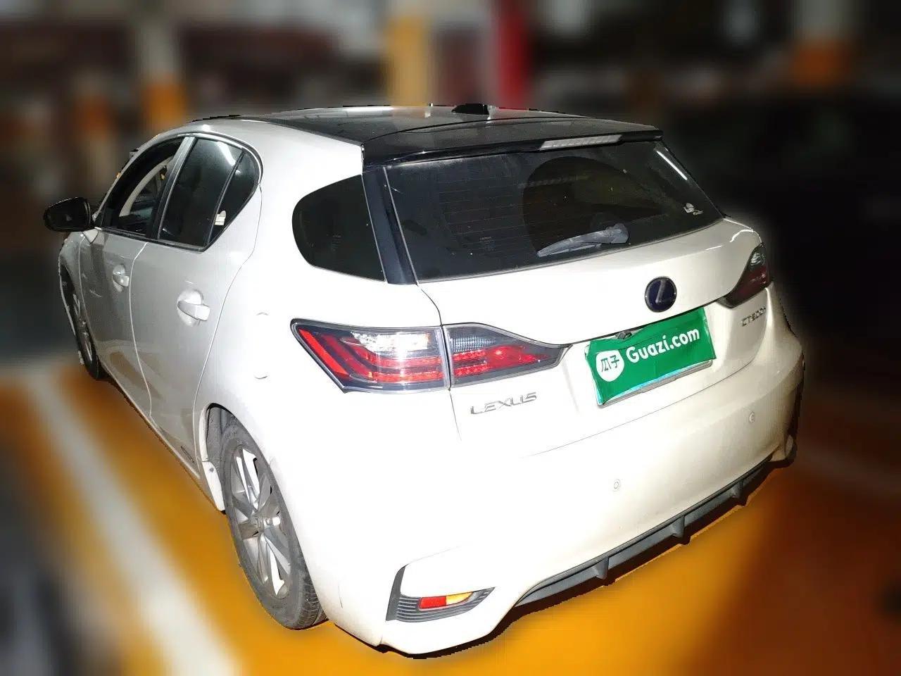 Lexus CT 2014 CT200h Comfort Edition Two-Tone — миниатюра 4