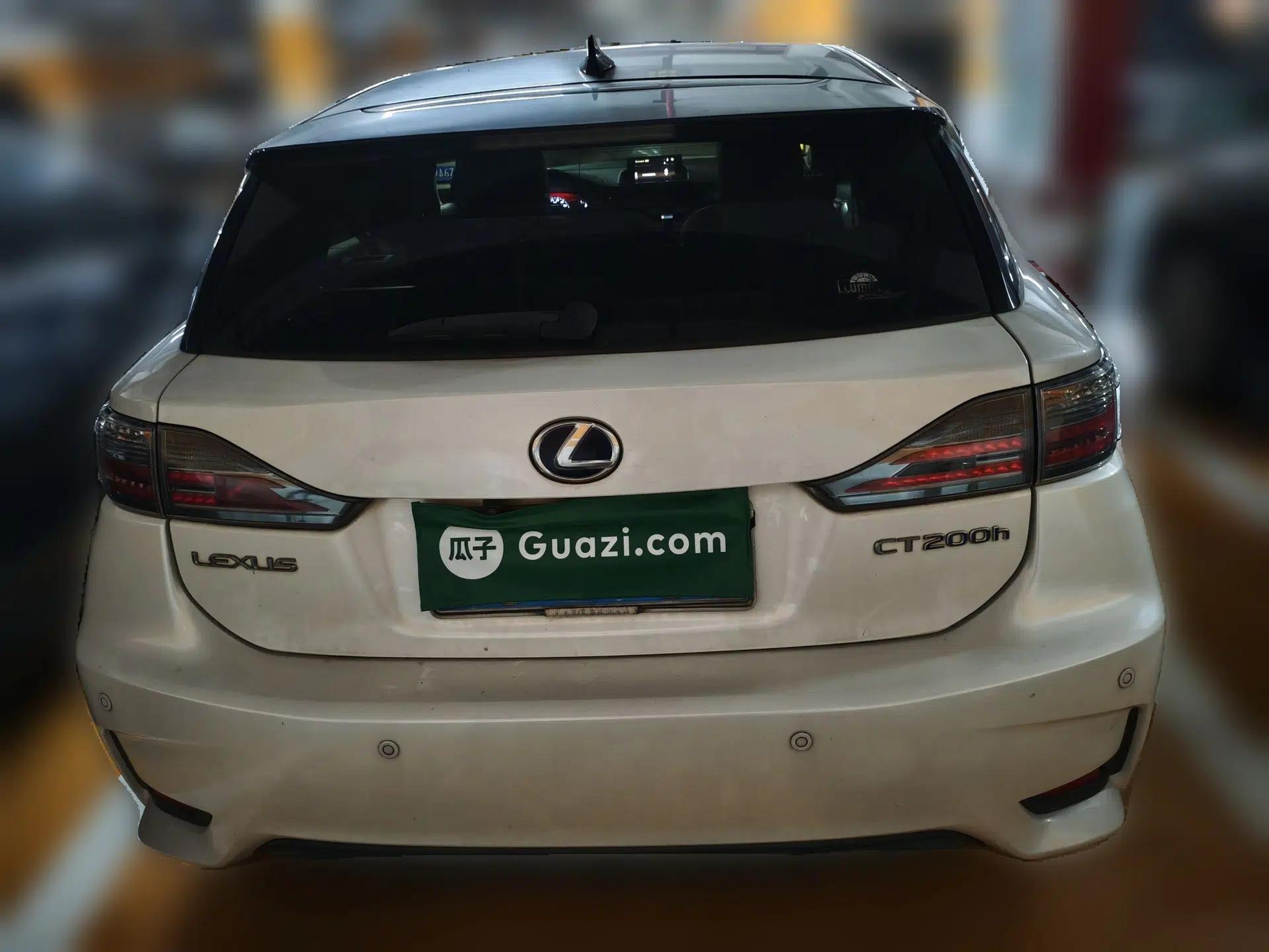 Lexus CT 2014 CT200h Comfort Edition Two-Tone — миниатюра 5