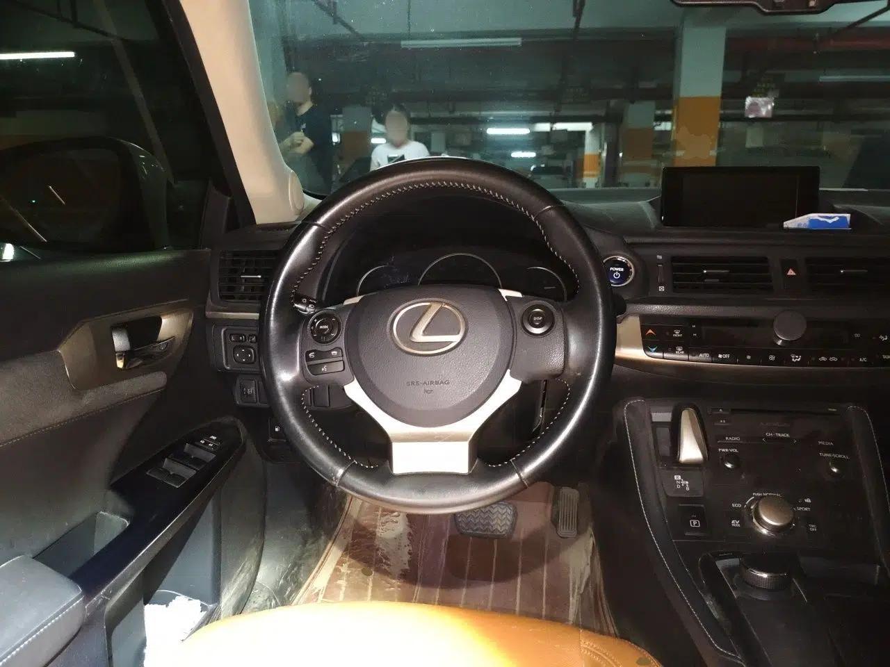 Lexus CT 2014 CT200h Comfort Edition Two-Tone — миниатюра 10