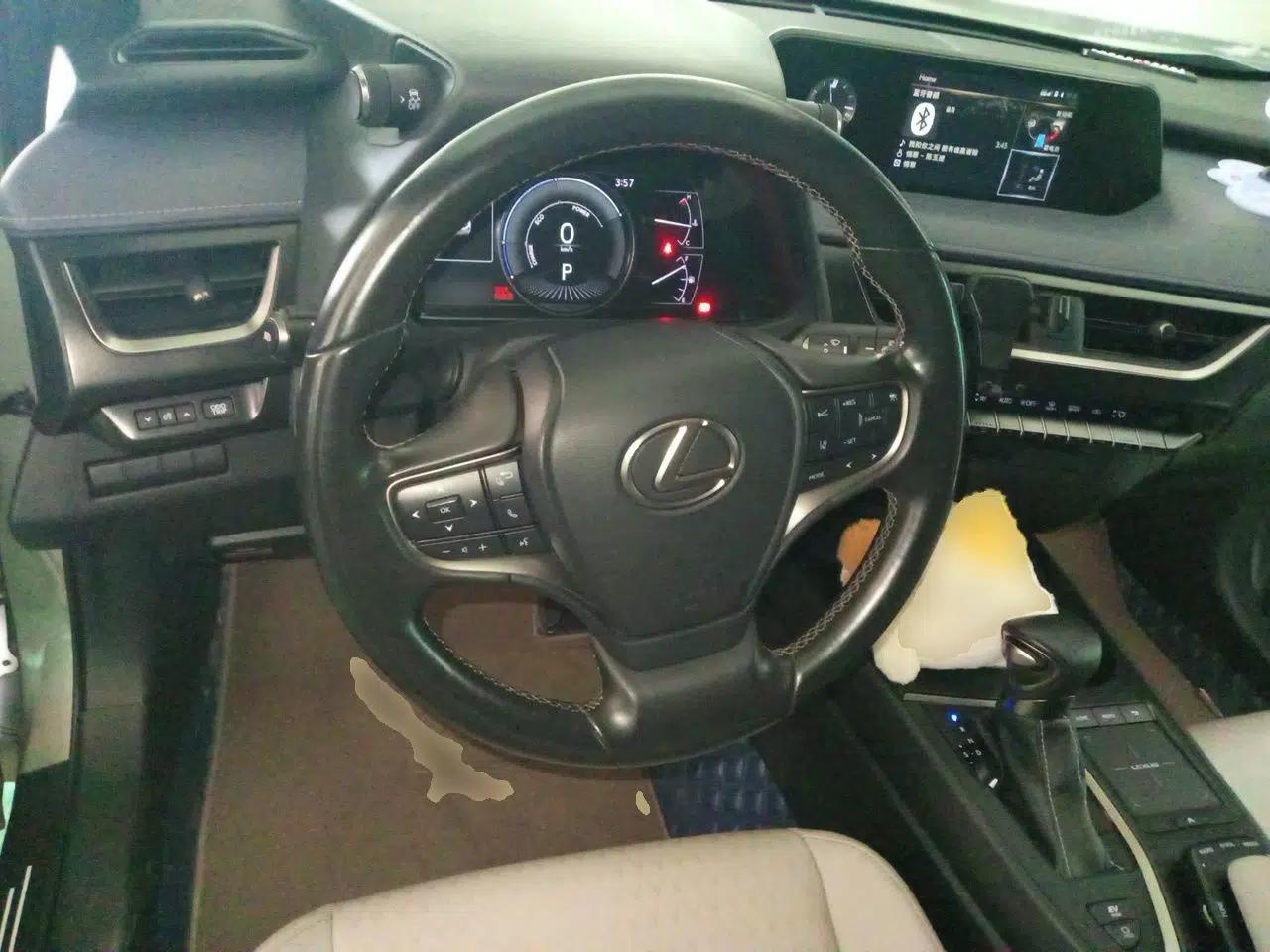 Lexus UX 2020 260h Explore & Adventure Edition — миниатюра 10
