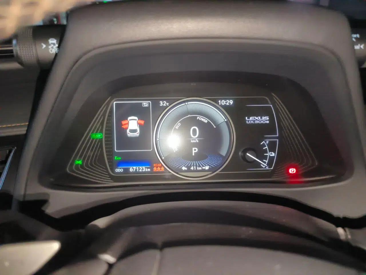 Lexus UX New Energy 2020 300e Pure·Joy Edition — миниатюра 11