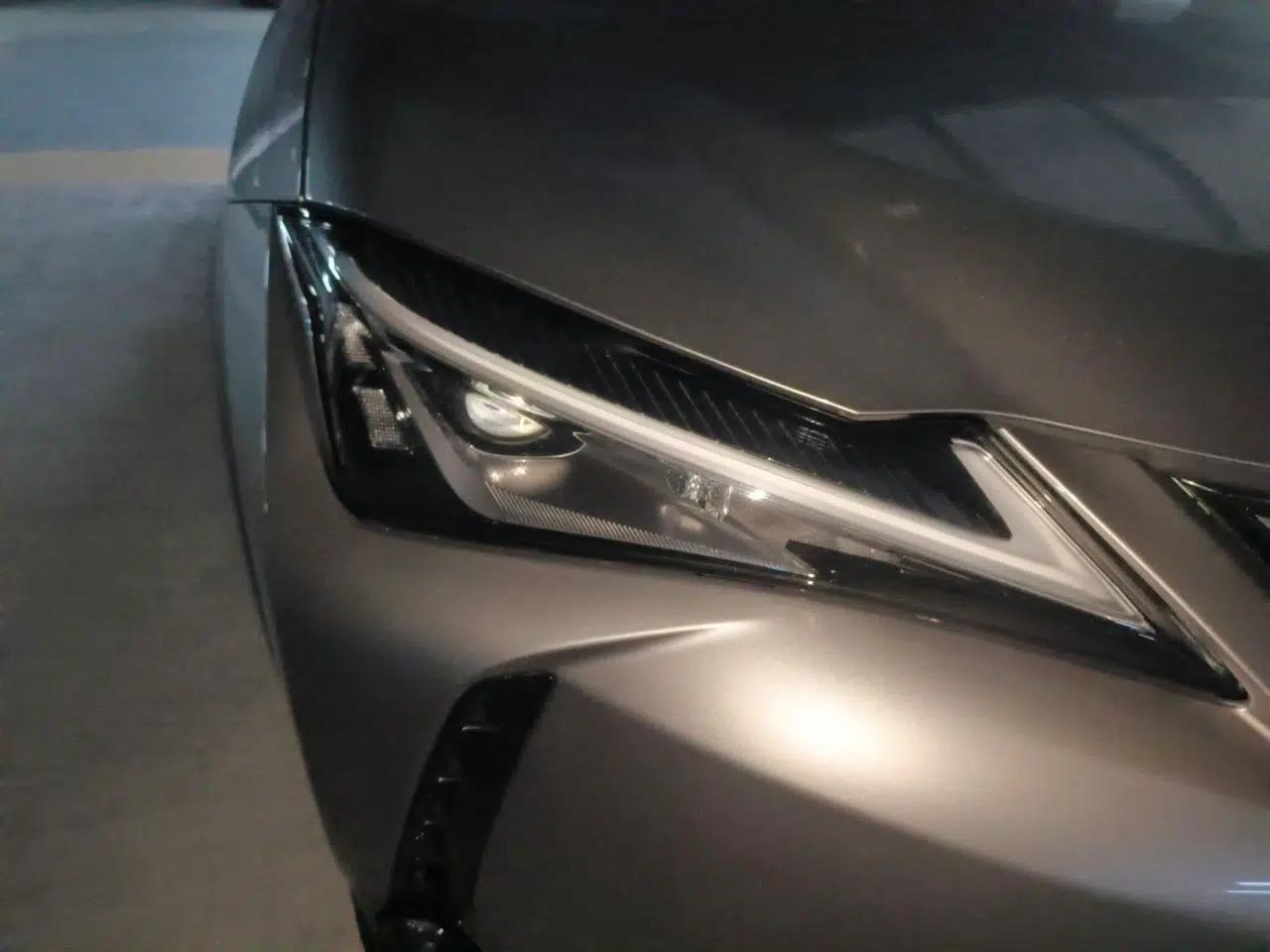 Lexus UX New Energy 2020 300e Pure·Joy Edition — миниатюра 7