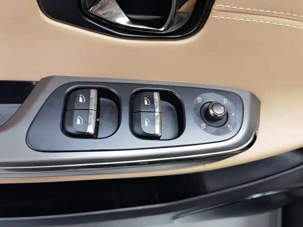 NIO ES6 2020 420KM Sport Edition — миниатюра 9