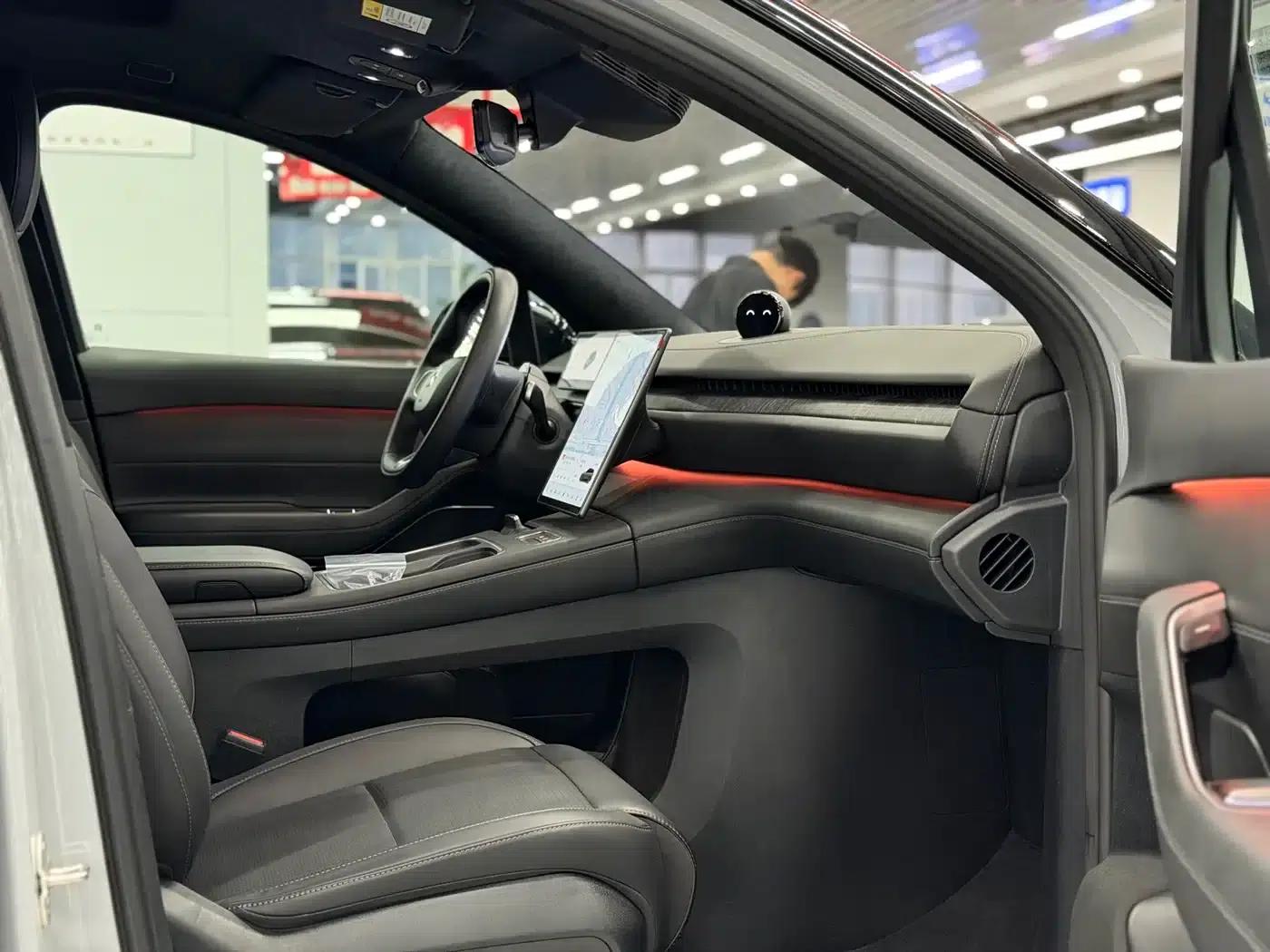NIO ES6 2023 model 75kWh — миниатюра 9