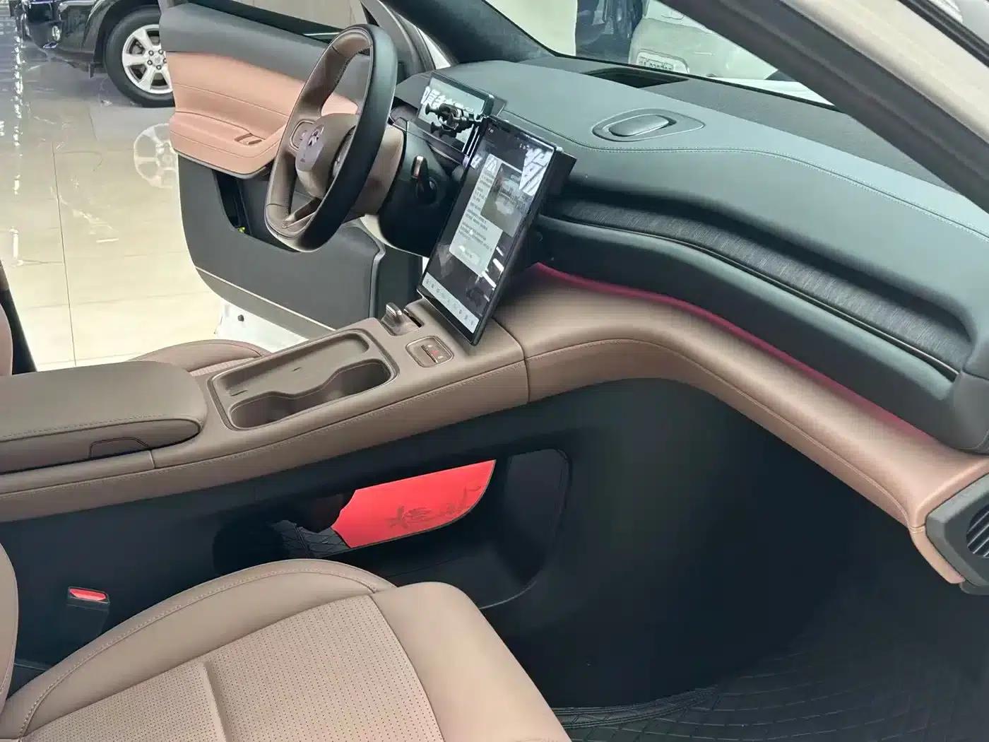 NIO ES6 2024 model 75kWh — миниатюра 7