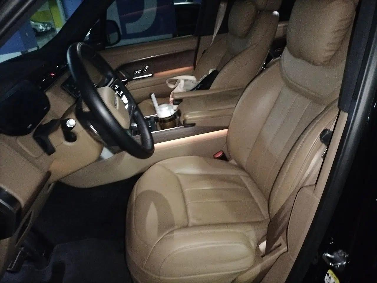 Land Rover Range 2023 3.0 L6 360 PS Grand Edition — миниатюра 15