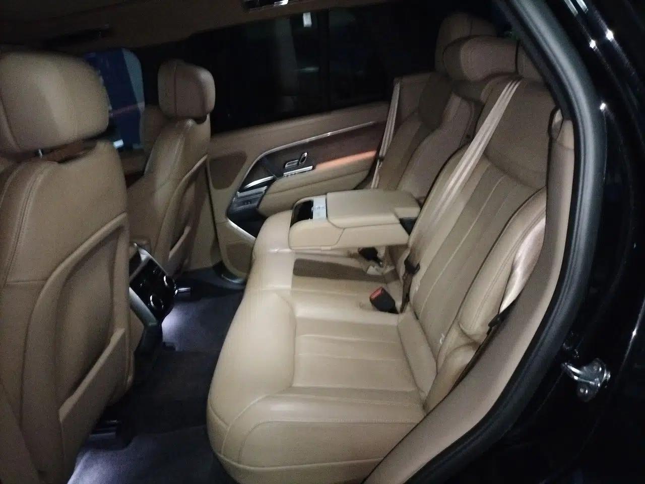 Land Rover Range 2023 3.0 L6 360 PS Grand Edition — миниатюра 17