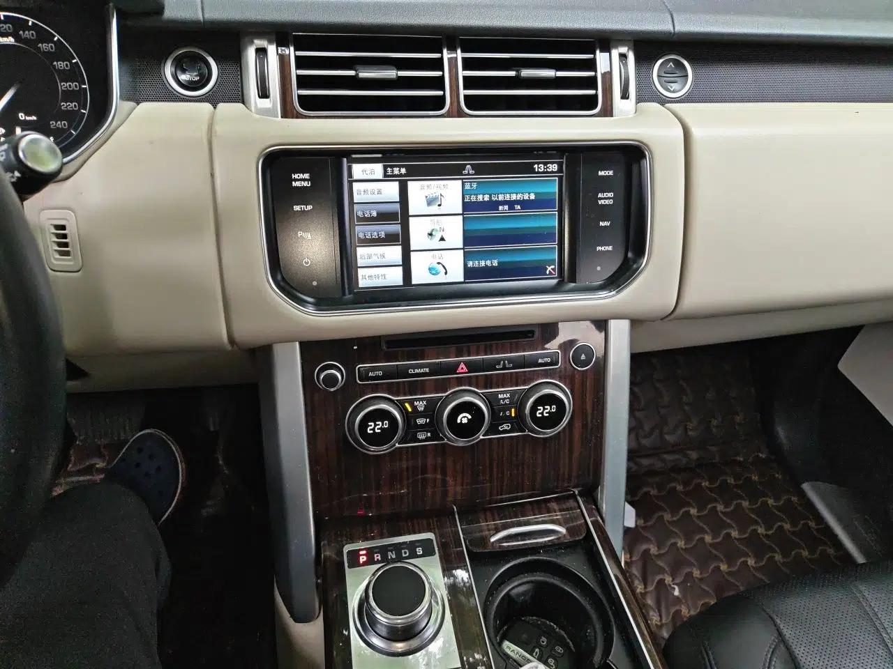 Land Rover Range Range Rover, gasoline, automatic, 5 seats, 3.0L — миниатюра 13