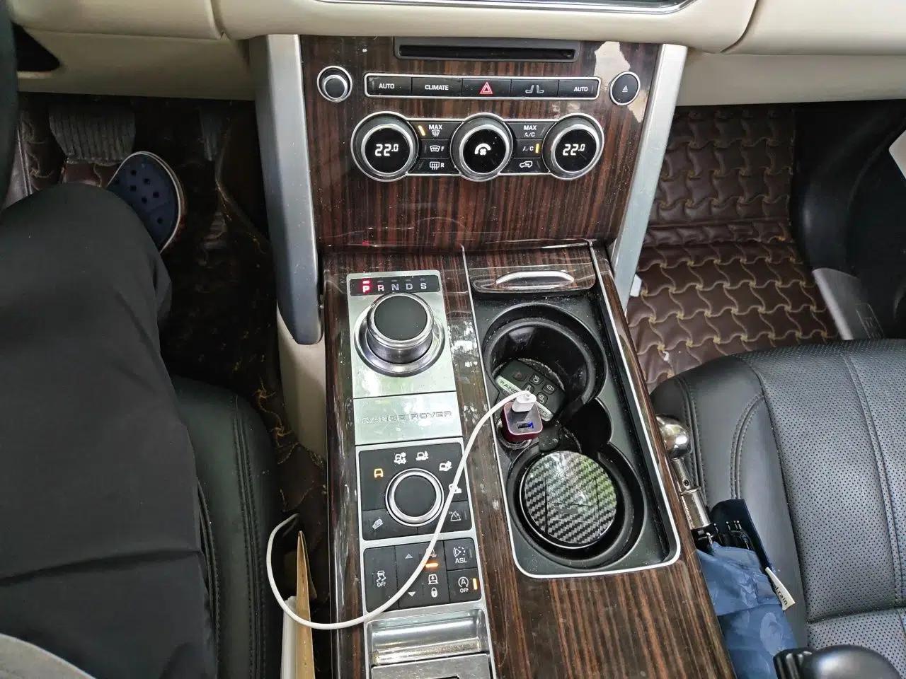 Land Rover Range Range Rover, gasoline, automatic, 5 seats, 3.0L — миниатюра 14