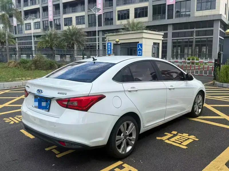 Chery Arrizo 5 2017 1.5L CVT Fashion Edition — миниатюра 6
