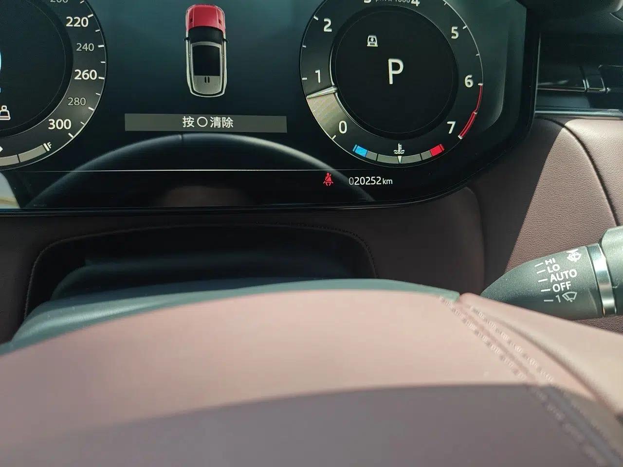 Land Rover Range Sport 2025 400PS Stealth Edition — миниатюра 12