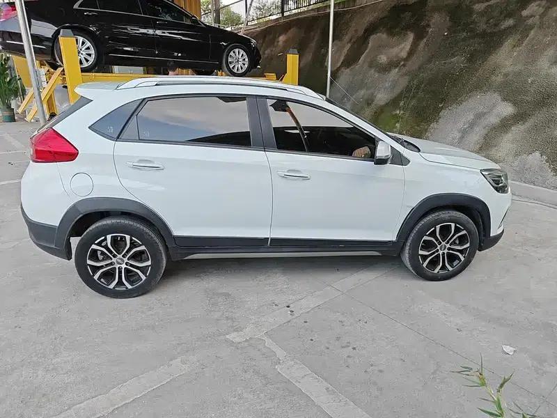 Chery Tiggo 3x 2018 1.5L Manual Elite Edition — миниатюра 8