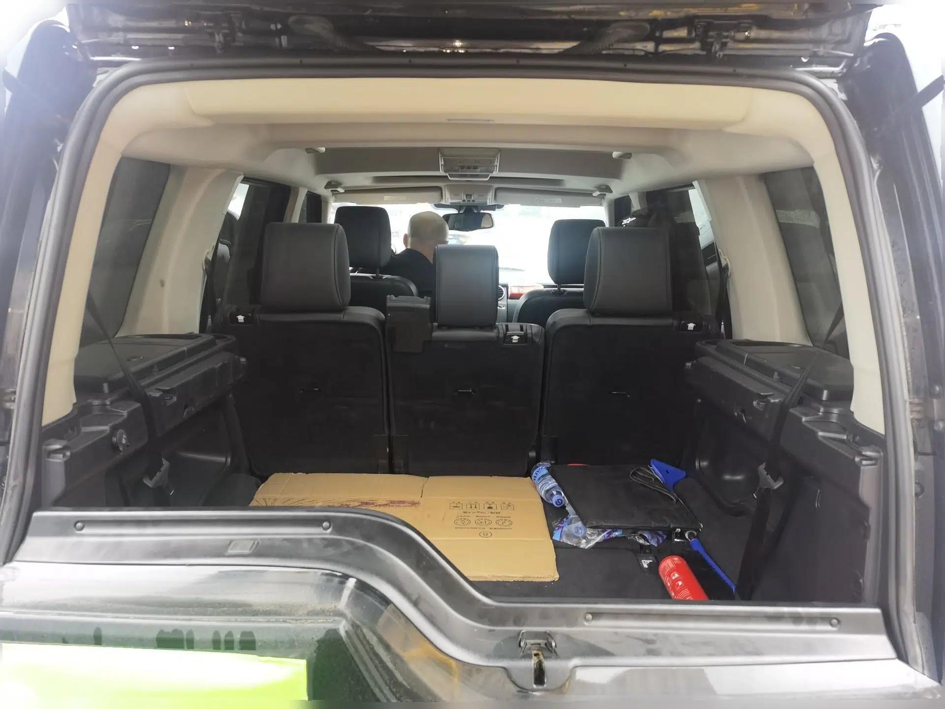 Land Rover Discovery 2015 3.0 SC V6 SE — миниатюра 19