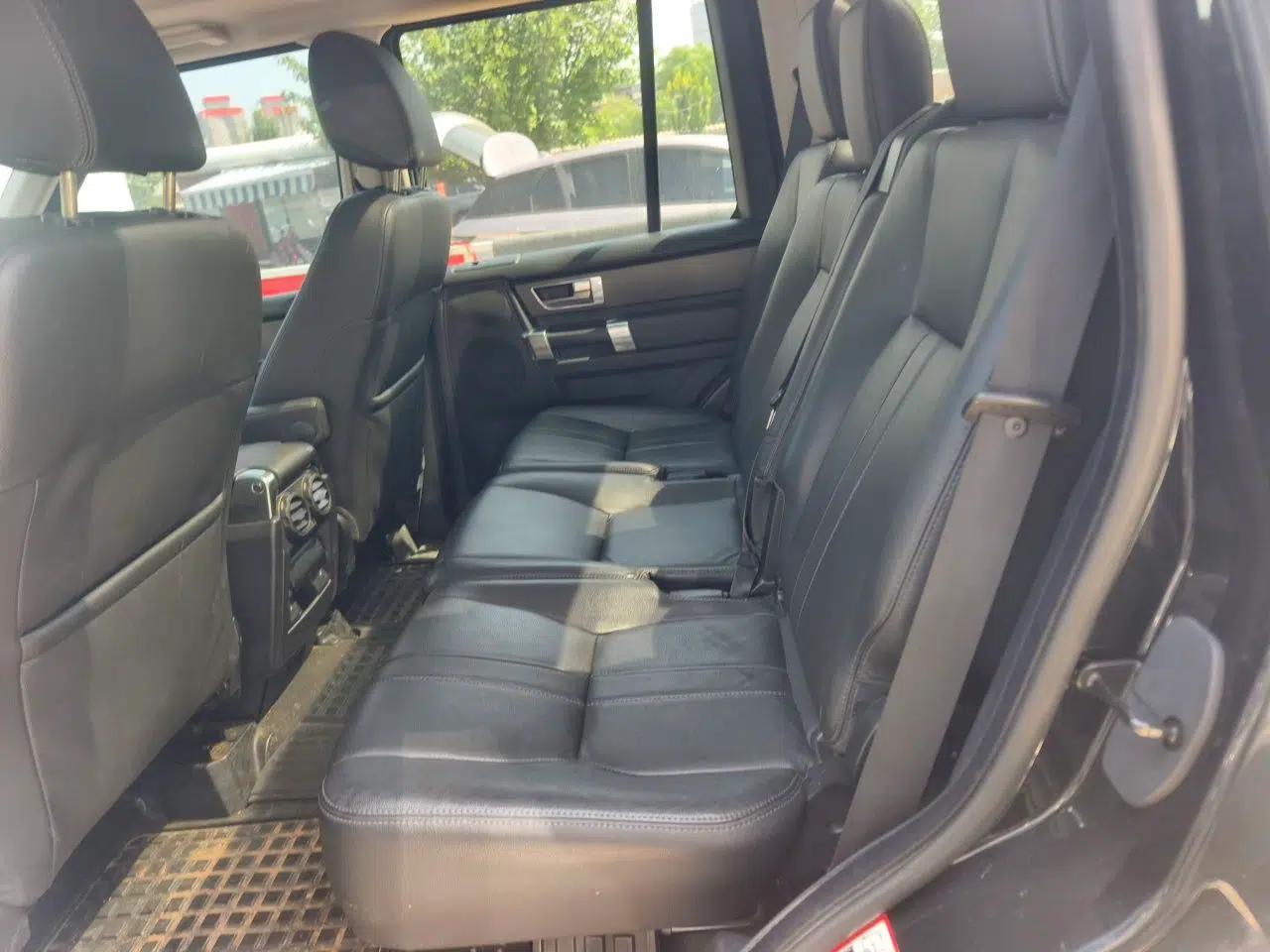 Land Rover Discovery 2011 3.0 SDV6 HSE Diesel Version — миниатюра 17