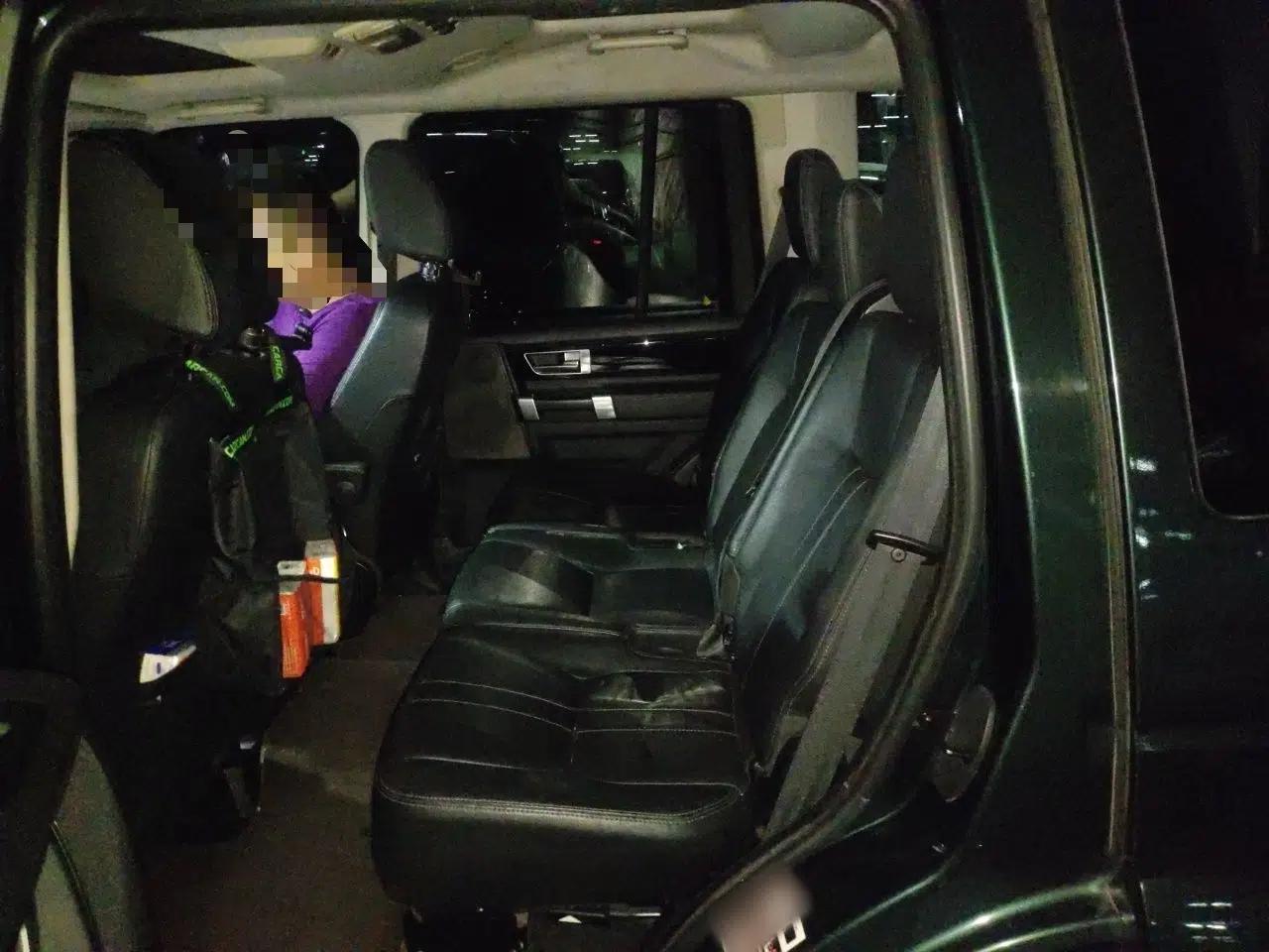 Land Rover Discovery 2011 3.0 SDV6 HSE Diesel Version — миниатюра 17